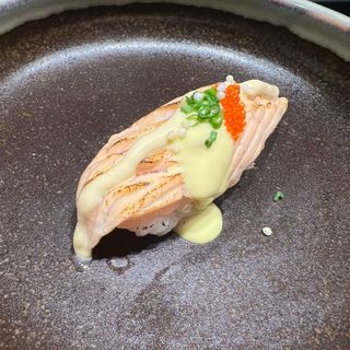 9. Nigiri De Salmón Flameado (2 Pzs.)