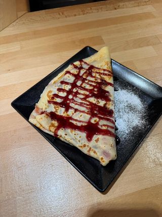 Clatita cu dulceata de visine/ afine