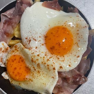 Ovos rotos com presunto 