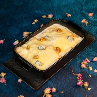 Mlinci sa ćuretinom i plavim sirom