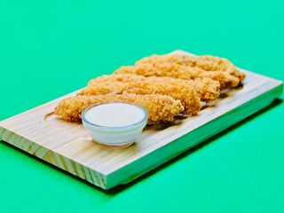 ქათმის ნაგეთსი ყველის სოუსით