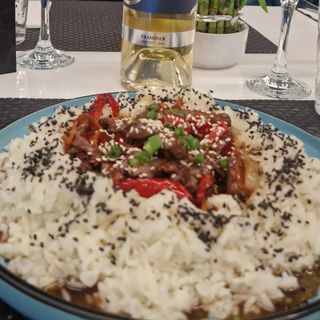 Muşchi de vită teriaky cu orez basmatic