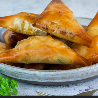 Briouates Poulet Béchamel en boite de 8 pcs SRG