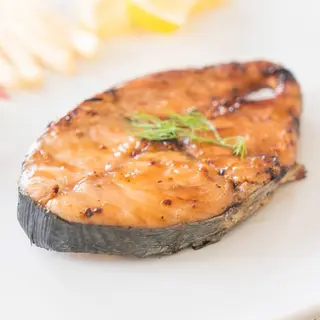 Salmón a la plancha con patatas