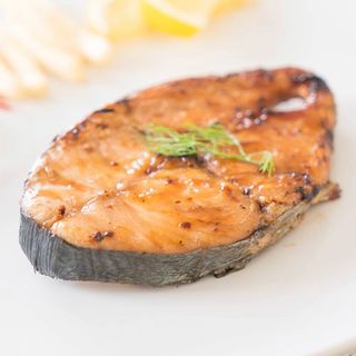 Salmón a la plancha con patatas