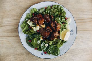 Теплий салат з курячою печінкою (240г)