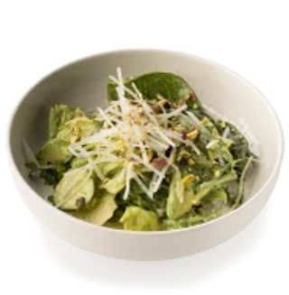 Свежий салат с ореховым чимичури 