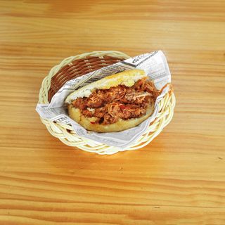 Arepa De Mechada