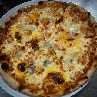 Pizza Quattro Formaggi 