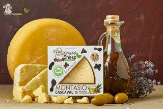 Cașcaval Montasio din lapte de vaci, maturat ulei de masline 