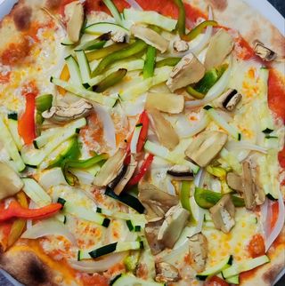 Pizza Veggie Delux (28 Cm.)