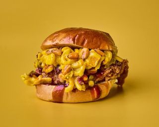 Burger Mac & Cheeck's