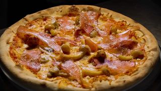 Pizza Crudo e Porcini Family