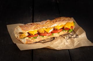 Bocadillo de pollo crujiente
