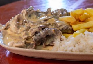 Bifinhos  com Cogumelos e Natas (prato)