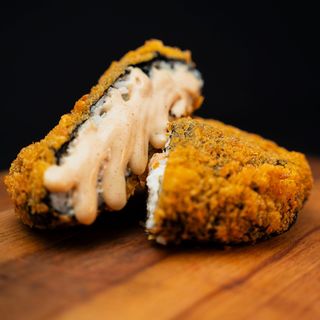 Суши-бургер с креветкой 