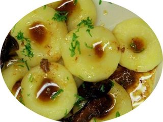 Kluski śląskie z cebulką