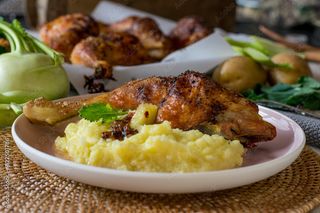 Pulpa pui la gratar cu piure (copii)