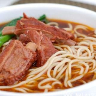 24. Ramen con costilla