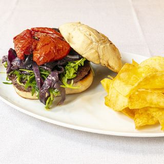 Hamburguesa De Carne Roja Hecha En Casa