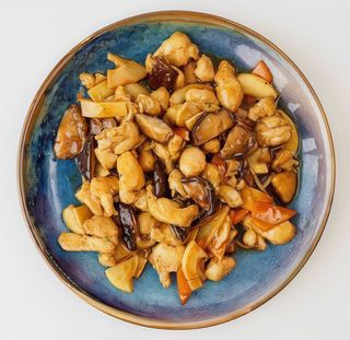 46. Pollo Con Setas Y Bambú