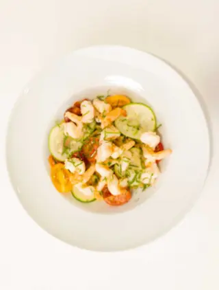 Spaghetti cu creveti, zucchini, mix de verdeturi