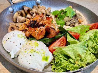 Пашот з куркою та хумусом (360g)