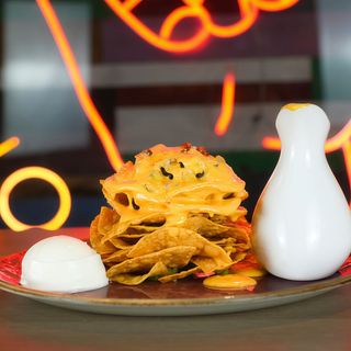 TOTOPOS SKY TOWER (NACHOS)