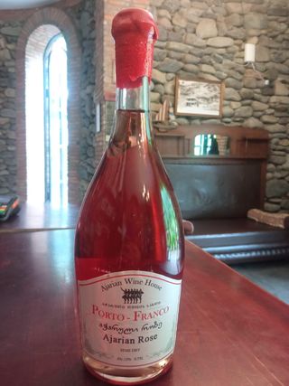 აჭარული როზე ნახევრად მშრალი