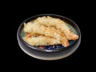 Krewetki w tempurze + sos Spicy Mayo