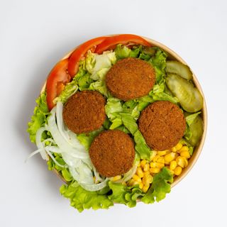 Falafel salata