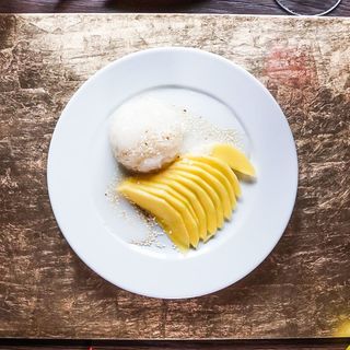 Манго с лепкав ориз (150г)