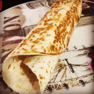 Rotolo crudo, mozzarella, grana e rucola 