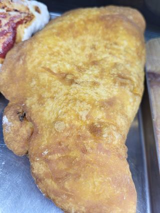 Calzone fritto con scarole