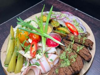 Український сет під горілочку (800/50/50g)