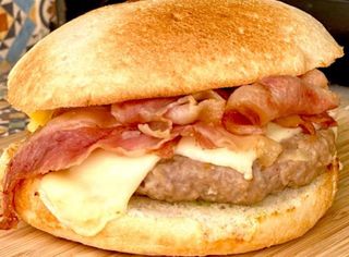 Coixinet d´hamburguesa, bacó i formatge