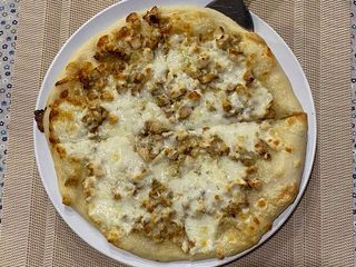 Піца гавайська з куркою та ананасом (500г)