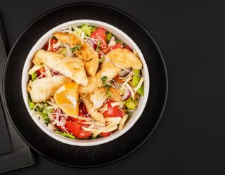 Salata sa ribljim fileom šanpjera