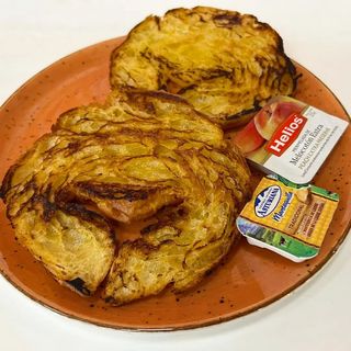 Café + Croissant Con Mermelada Y Mantequilla