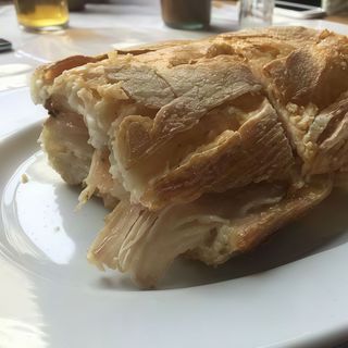 Bocadillo Casero De Jamón Asado
