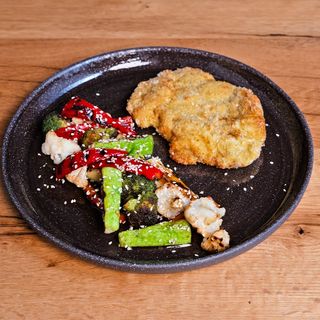 Chicken schnitzel with grilled vegetables