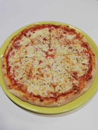 Pizza Margherita srednja 30 cm
