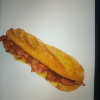 Bocadillo De Bacon Con Tomate Y Queso