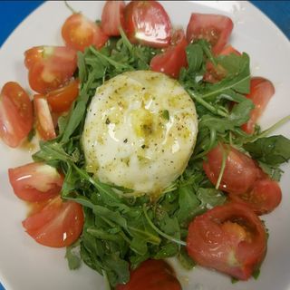 Ensalada de burrata