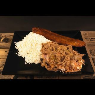 Patacón De Carne Mechada