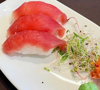 Nigiri tuńczyk