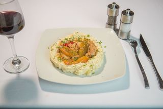 Tigaie picanta cu piure de cartofi