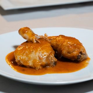 Pollo De Corral Al Chilindron