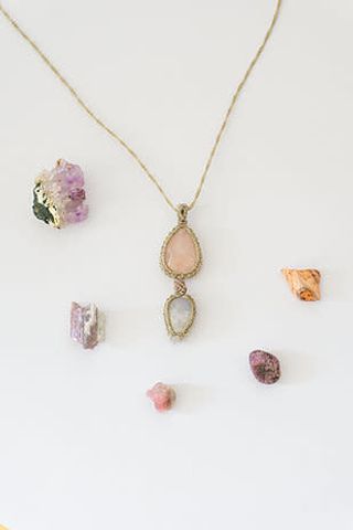Colier cu Piatra Lunii și Cuarț Roz