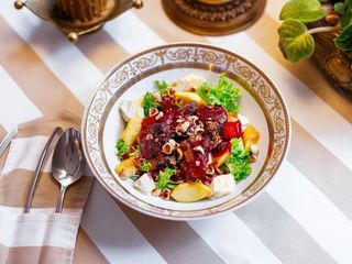 Салат з карамелізованим яблуком та печінкою (300g)